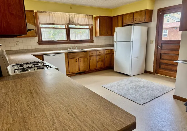 5th image of 1521 1St St, Peru, IL 61354 | MLS# 12714721