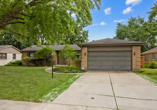 Photo 3 of Single family home for sale at 1441 Maple Ln, Elgin, IL 60123 | MLS# 12714747 | Listing updated on 2026-09-17