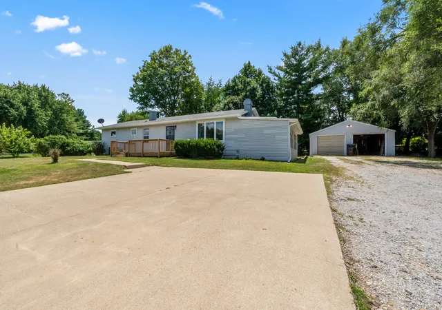 2nd image of 19721 Us 150 Hwy, Bloomington, IL 61705 | MLS# 12714864