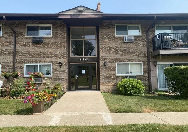 1st image of 816 E Old Willow Rd #209, Prospect Heights, IL 60070 | MLS# 12714912