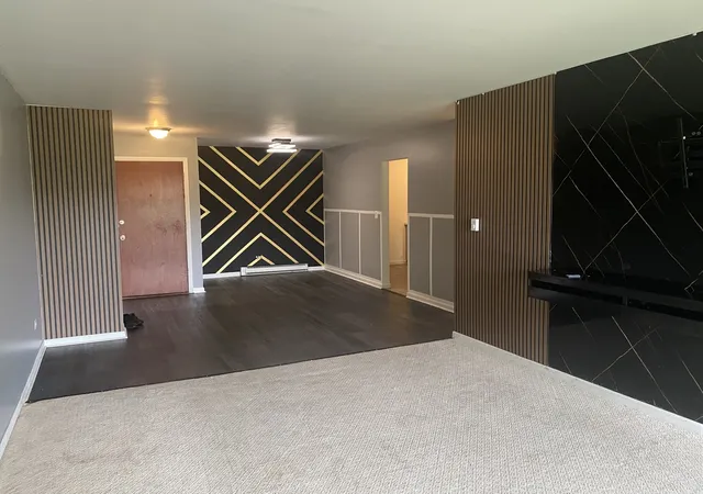 3rd image of 816 E Old Willow Rd, Prospect Heights, IL 60070