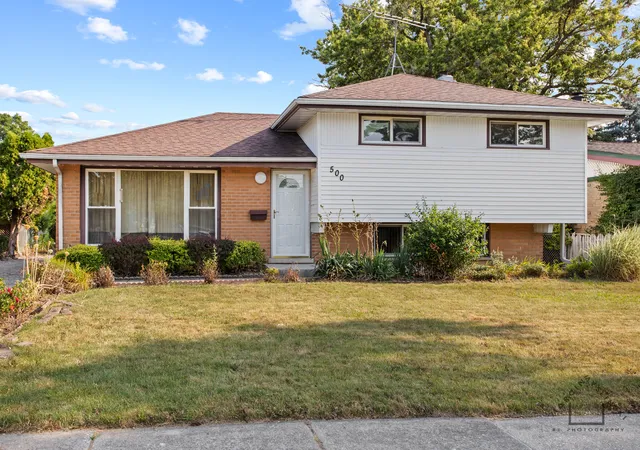1st image of 500 Florian Dr, Des Plaines, IL 60016 | MLS# 12714973