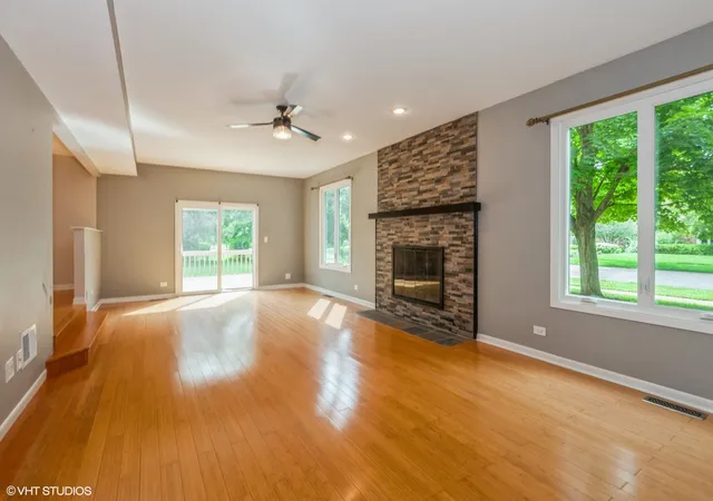 4th image of 954 Black Walnut Dr, Sugar Grove, IL 60554 | MLS# 12715053