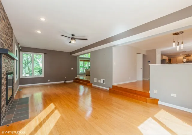 5th image of 954 Black Walnut Dr, Sugar Grove, IL 60554 | MLS# 12715053