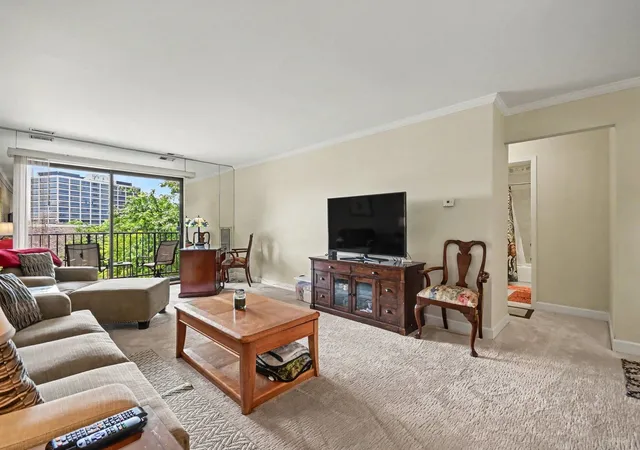 2nd image of 950 E Wilmette Rd #408, Palatine, IL 60074 | MLS# 12715116