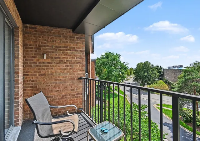 4th image of 950 E Wilmette Rd #408, Palatine, IL 60074 | MLS# 12715116