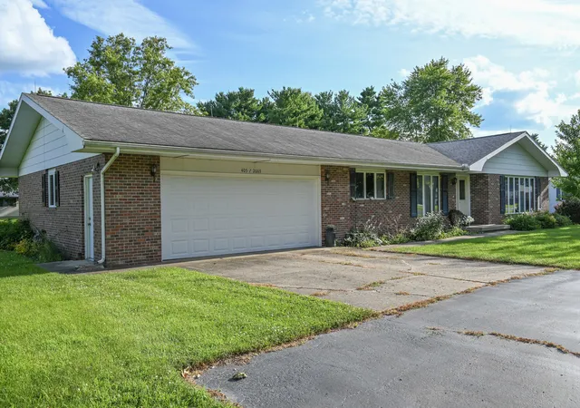 3rd image of 405 E Main St, Royal, IL 61871 | MLS# 12715123