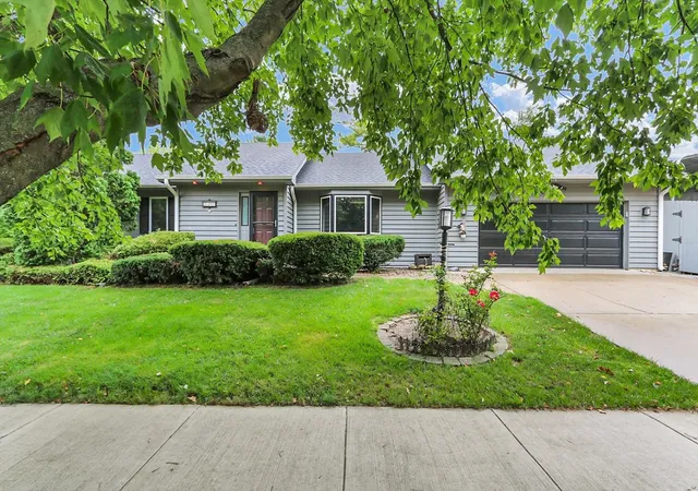2nd image of 3501 Roxford Dr, Champaign, IL 61822 | MLS# 12715212