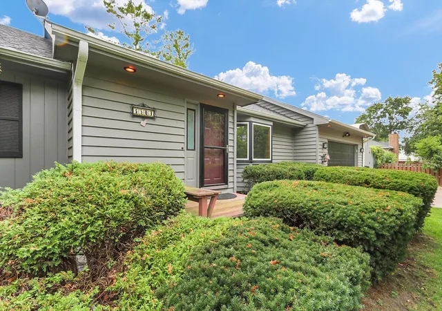 4th image of 3501 Roxford Dr, Champaign, IL 61822 | MLS# 12715212