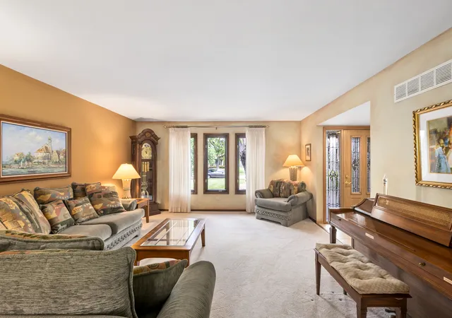 4th image of 8247 Shipston St, Orland Park, IL 60462 | MLS# 12715260