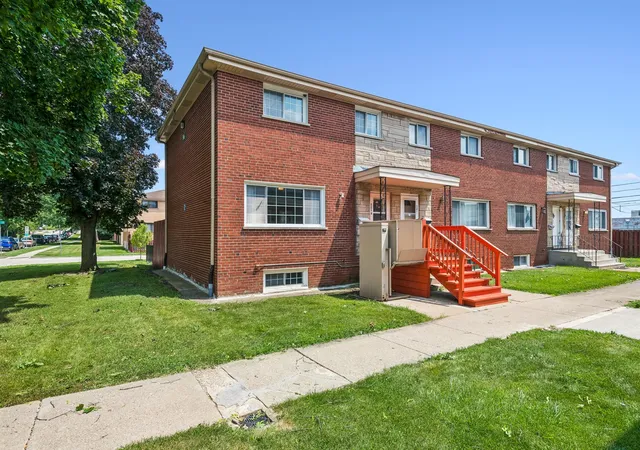 Townhouse for sale at 521 James Ct #A, Glendale Heights, IL 60139 | MLS# 12715296