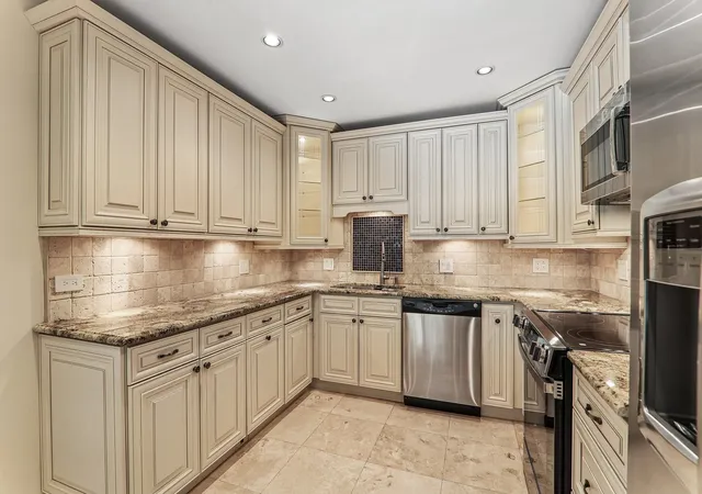 4th image of 3950 Dundee Rd #203, Northbrook, IL 60062 | MLS# 12715310