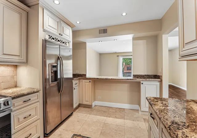 5th image of 3950 Dundee Rd #203, Northbrook, IL 60062 | MLS# 12715310