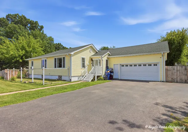 Photo 2 of Single family home for sale at 1513 12th Street, Waukegan, IL 60085 | MLS# 12715431 | Listing updated on 2026-09-08