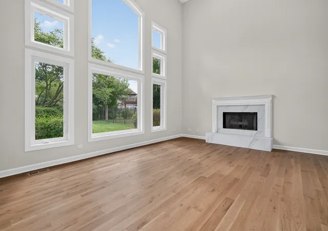 Photo 4 of Single family home for sale at 701 S Wilmette Ave, Westmont, IL 60559 | MLS# 12715495 | Listing updated on 2026-08-25