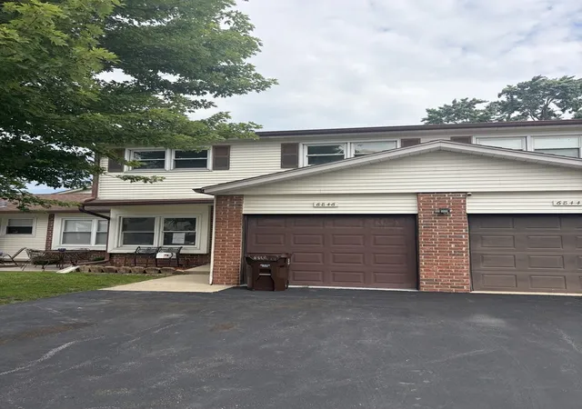 Photo 1 of Townhouse for sale at 6846 Sussex Rd, Tinley Park, IL 60477 | MLS# 12715537 | Listing updated on 2026-08-31