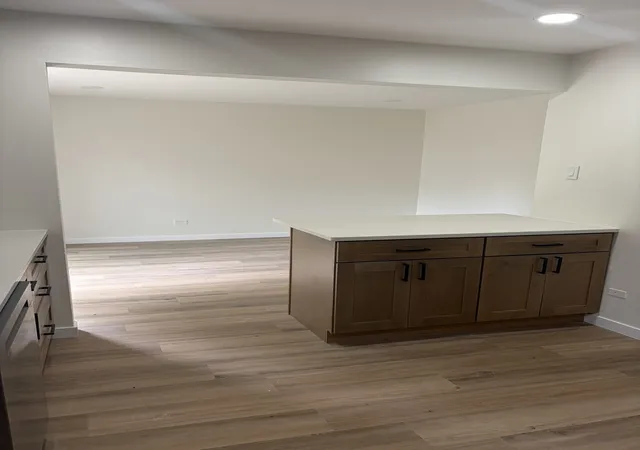 Photo 3 of Townhouse for sale at 6846 Sussex Rd, Tinley Park, IL 60477 | MLS# 12715537 | Listing updated on 2026-08-31