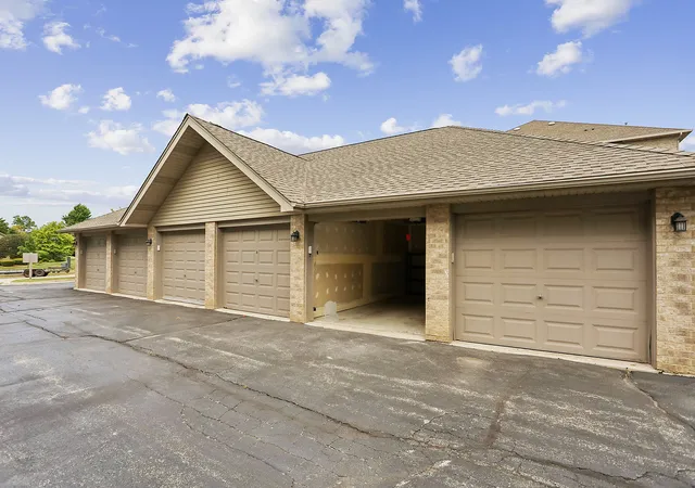 26th image of 14011 Norwich Ln #303, Orland Park, IL 60467 | MLS# 12715572