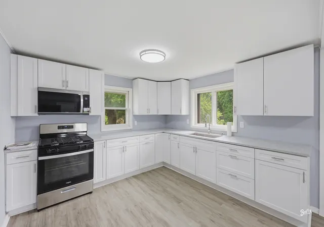 4th image of 987 South St, Elgin, IL 60123 | MLS# 12715630
