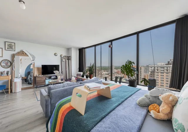 Photo 3 of Condo for sale at 5455 N Sheridan Rd #2509, Chicago, IL 60640 | MLS# 12715660 | Listing updated on 2026-09-23