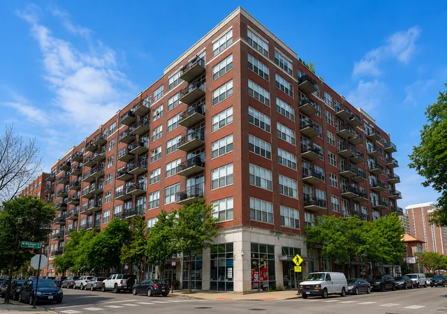 1st image of 6 S Laflin St, Chicago, IL 60607