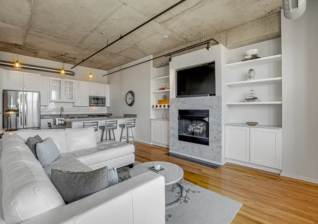 4th image of 6 S Laflin St, Chicago, IL 60607