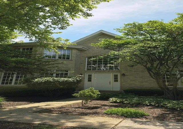 2nd image of 4205 Alex Dr, Crystal Lake, IL 60012 | MLS# 12715758