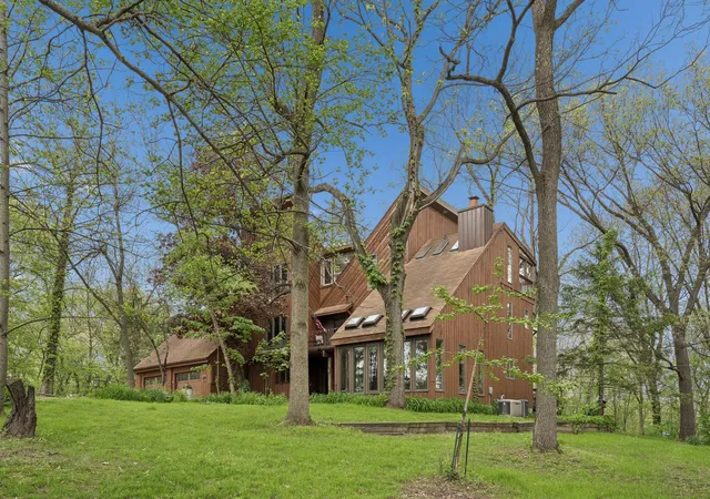 Photo 2 of Single family home for sale at 644 Schroeder Rd, Coal Valley, IL 61240 | MLS# 12715761 | Listing updated on 2026-08-21