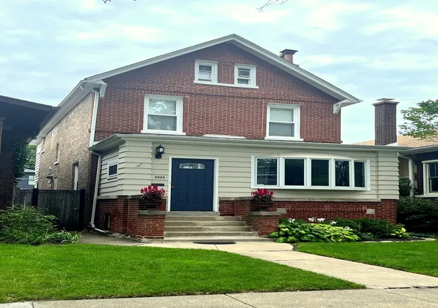 Photo 2 of Sale Pending at 2624 W Wilson Ave, Chicago, IL 60625 | MLS# 12715773 | Listing updated on 2026-08-20