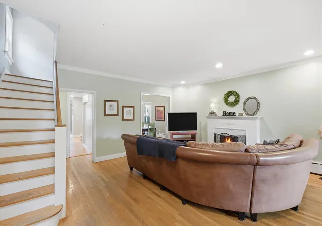 Photo 2 of Sale Pending at 2624 W Wilson Ave, Chicago, IL 60625 | MLS# 12715773 | Listing updated on 2026-08-20