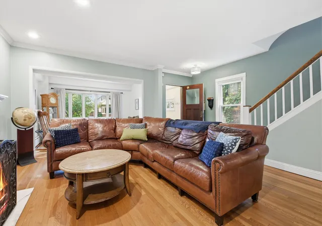 Photo 4 of Sale Pending at 2624 W Wilson Ave, Chicago, IL 60625 | MLS# 12715773 | Listing updated on 2026-08-20