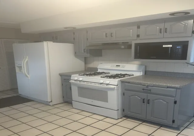 4th image of 1322 Greenbay Ave, Calumet City, IL 60409 | MLS# 12715790