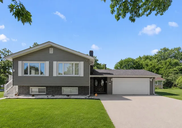 2nd image of 1115 191st St, Homewood, IL 60430 | MLS# 12715873