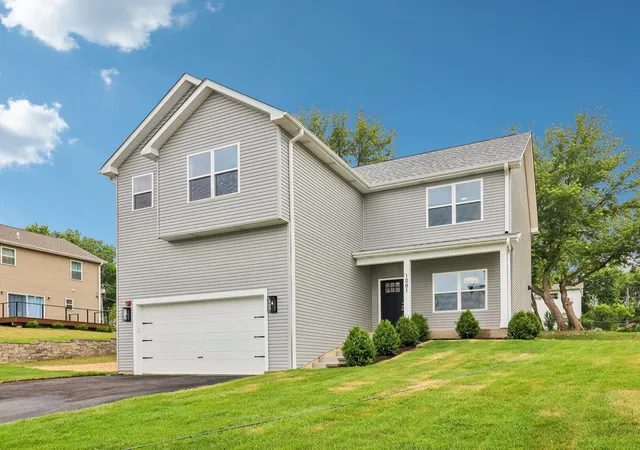 Photo 3 of Single family home for sale at 1081 Northwestern Ave, Gurnee, IL 60031 | MLS# 12715917 | Listing updated on 2026-08-19