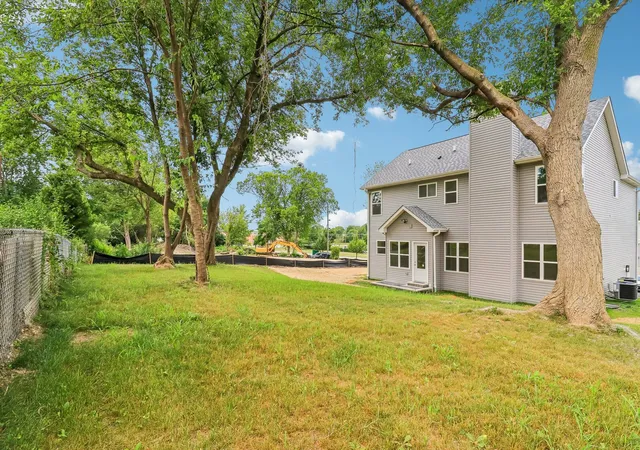 36th image of 1081 Northwestern Ave, Gurnee, IL 60031 | MLS# 12715917