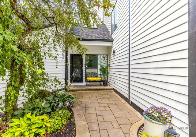 2nd image of 112 Ravine Ln, North Barrington, IL 60010 | MLS# 12715974