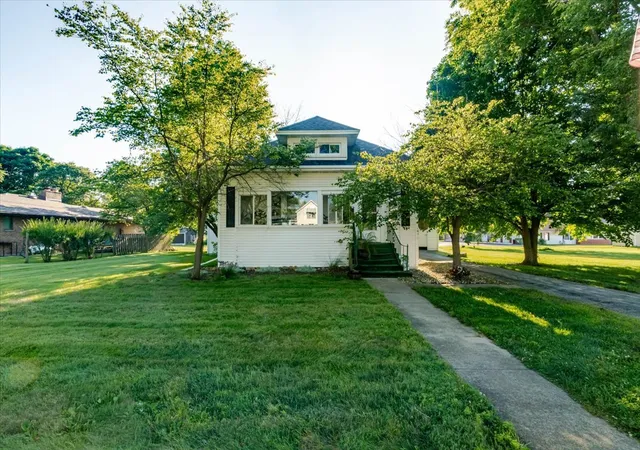 Photo 1 of Single family home for sale at 416 S Walnut St, Wenona, IL 61377 | MLS# 12715982 | Listing updated on 2026-08-27