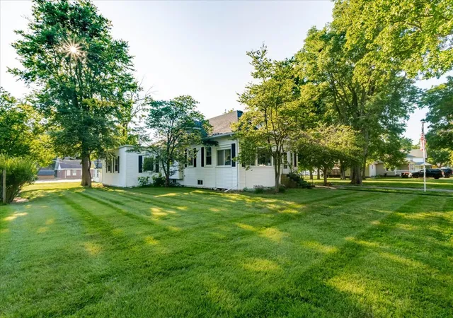 Photo 3 of Single family home for sale at 416 S Walnut St, Wenona, IL 61377 | MLS# 12715982 | Listing updated on 2026-08-27