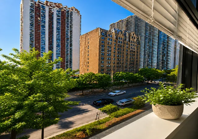 4th image of 6118 N Sheridan Rd #501, Chicago, IL 60660 | MLS# 12715990
