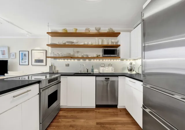 4th image of 2 E Erie St #3401, Chicago, IL 60611 | MLS# 12716050