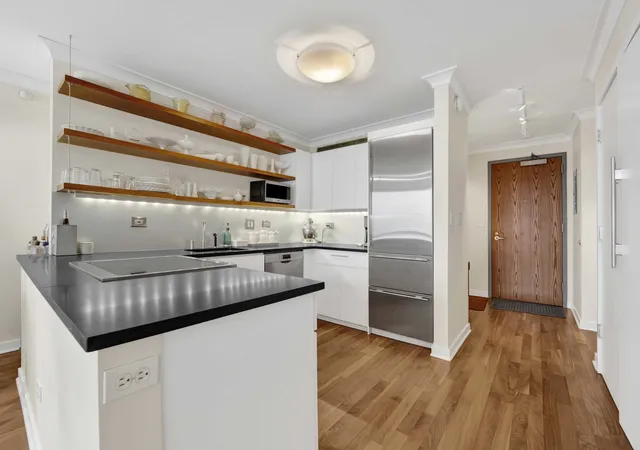5th image of 2 E Erie St #3401, Chicago, IL 60611 | MLS# 12716050