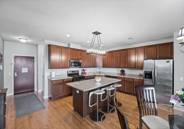 Photo 3 of Condo for sale at 6436 Roosevelt Rd #410, Oak Park, IL 60304 | MLS# 12716163 | Listing updated on 2026-09-29