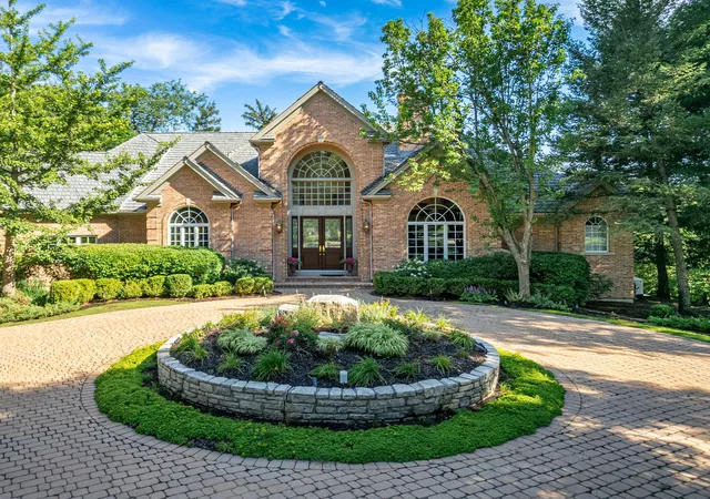 1st image of 5 Hillburn Ct, North Barrington, IL 60010 | MLS# 12716223