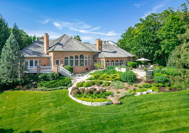 2nd image of 5 Hillburn Ct, North Barrington, IL 60010 | MLS# 12716223