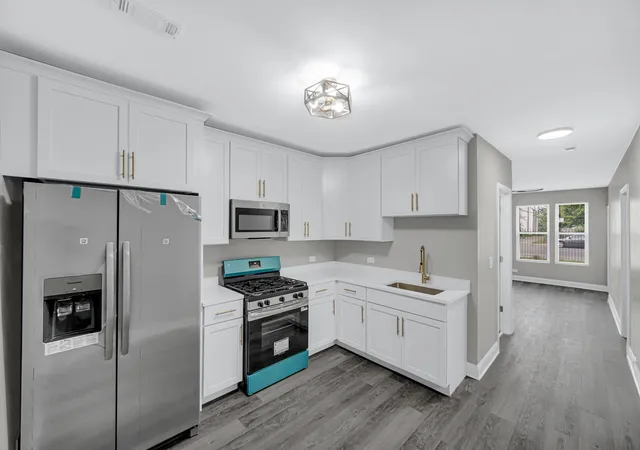 Listing Photo 3 - Condo for sale in building located at 5043 S Racine Ave, Chicago, IL 60609