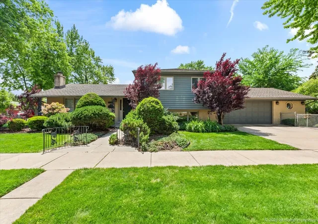 Photo 1 of Single family home for sale at 9600 Mayfield Ave, Oak Lawn, IL 60453 | MLS# 12716290 | Listing updated on 2026-09-08