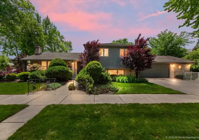 Photo 2 of Single family home for sale at 9600 Mayfield Ave, Oak Lawn, IL 60453 | MLS# 12716290 | Listing updated on 2026-09-08