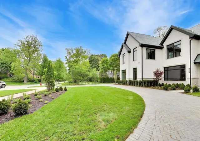 2nd image of 794 Greenwood Ave, Glencoe, IL 60022 | MLS# 12716323