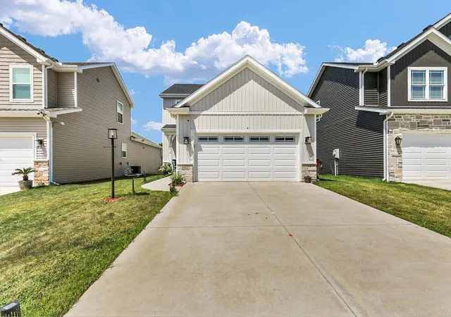 1st image of 4512 Legends Dr, Champaign, IL 61822 | MLS# 12716397