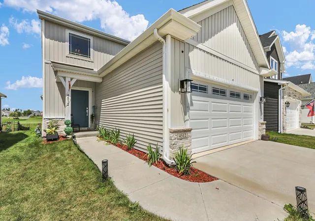 3rd image of 4512 Legends Dr, Champaign, IL 61822 | MLS# 12716397